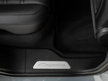 PORSCHE Cayenne Turbo E-Hybrid   Burmester   HD-Matrix