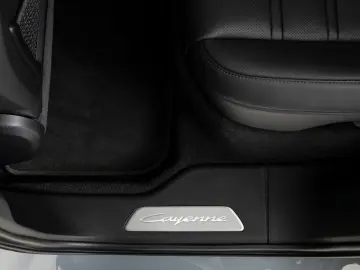 PORSCHE Cayenne Turbo E-Hybrid   Burmester   HD-Matrix