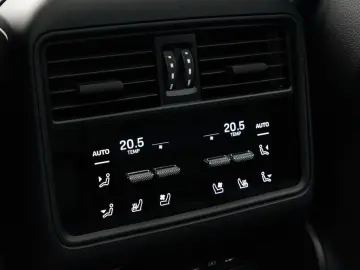 PORSCHE Cayenne Turbo E-Hybrid   Burmester   HD-Matrix