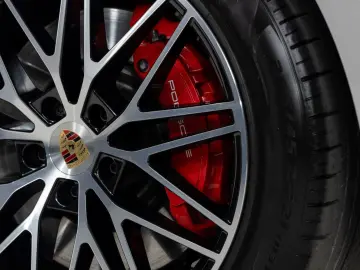 PORSCHE Cayenne S E-Hybrid   InnoD   HinterachsL   HDmtr