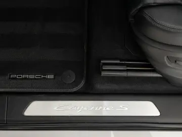 PORSCHE Cayenne S E-Hybrid   InnoD   HinterachsL   HDmtr