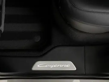 PORSCHE Cayenne S E-Hybrid   InnoD   HinterachsL   HDmtr
