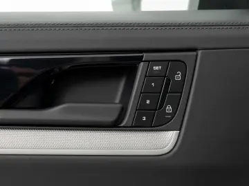 PORSCHE Cayenne S E-Hybrid   InnoD   HinterachsL   HDmtr