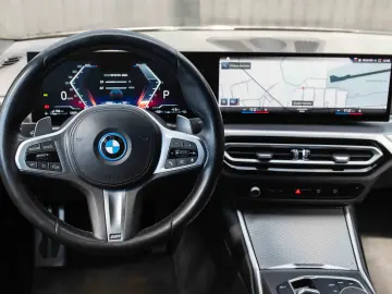 BMW Seria 3 320e Aut. M Sport