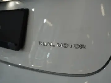 TESLA Model 3 LONGRANGE DUAL-MOTOR NAVI KAMERA PANO SH