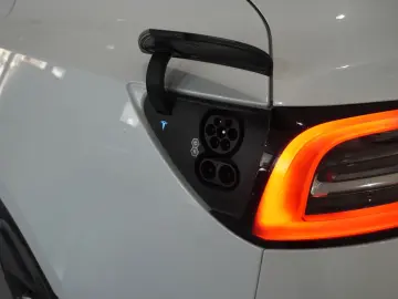 TESLA Model 3 LONGRANGE DUAL-MOTOR NAVI KAMERA PANO SH