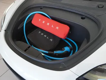 TESLA Model 3 LONGRANGE DUAL-MOTOR NAVI KAMERA PANO SH