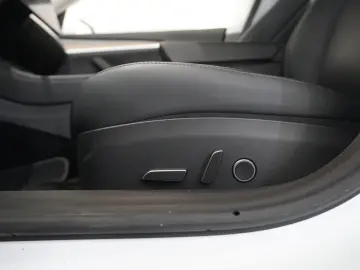 TESLA Model 3 LONGRANGE DUAL-MOTOR NAVI KAMERA PANO SH