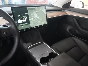 TESLA Model 3 LONGRANGE DUAL-MOTOR NAVI KAMERA PANO SH