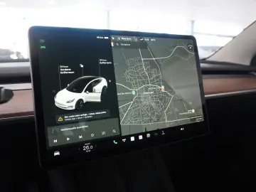 TESLA Model 3 LONGRANGE DUAL-MOTOR NAVI KAMERA PANO SH