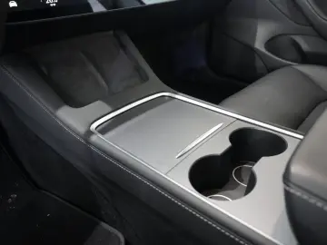 TESLA Model 3 LONGRANGE DUAL-MOTOR NAVI KAMERA PANO SH