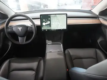 TESLA Model 3 LONGRANGE DUAL-MOTOR NAVI KAMERA PANO SH