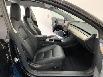 TESLA Model 3 Long Range Dual AWD Klima SHZ 360 Pano 8