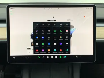 TESLA Model 3 Long Range Dual AWD Klima SHZ 360 Pano 8