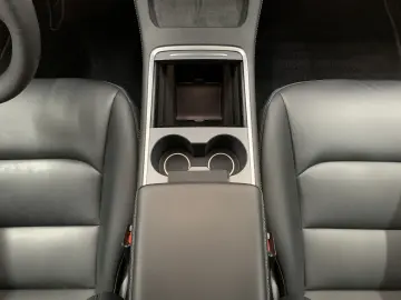 TESLA Model 3 Long Range Dual AWD Klima SHZ 360 Pano 8