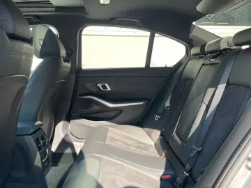 BMW 320d xDrive Limo M Sport LCI AHK ACC HUD NP72000