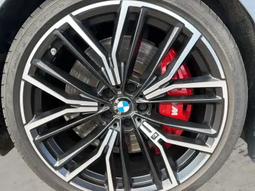 BMW M550i xDrive