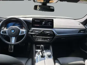 BMW M550i xDrive