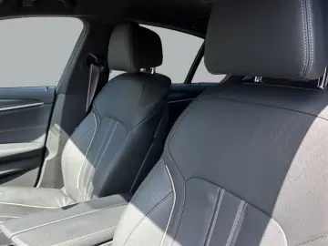 BMW M550i xDrive