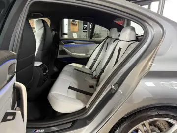 BMW M5  LASER ACC HUD H&K CARBON