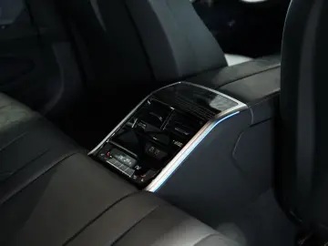 BMW M8 Competition Gran Coupé 1.H  Carbon B&W MwSt