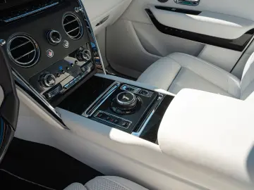 ROLLS ROYCE Cullinan MANSORY  FORGED CARBON ONLY 7600 KM