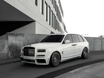 ROLLS ROYCE Cullinan BLACK BADGE 600 MANSORY CARBON