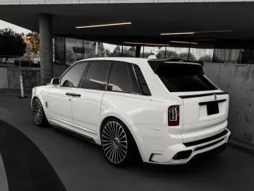 ROLLS ROYCE Cullinan BLACK BADGE 600 MANSORY CARBON