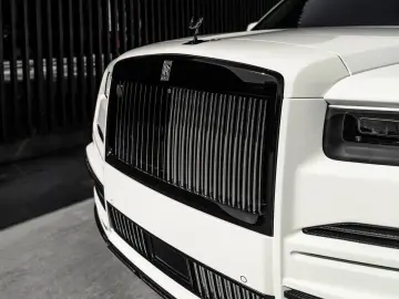 ROLLS ROYCE Cullinan BLACK BADGE 600 MANSORY CARBON