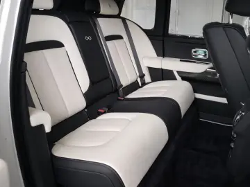 ROLLS ROYCE Cullinan BLACK BADGE 600 MANSORY CARBON