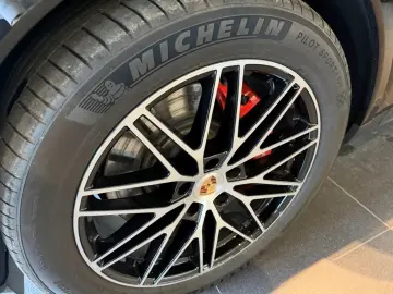 PORSCHE Cayenne S E-Hybrid HA-Lenkung InnoDrive Head-Up