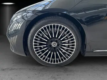 MERCEDES-BENZ EQS 580 AMG