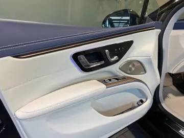 MERCEDES-BENZ EQS 580 4M AMG