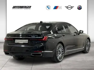BMW 750i xDrive Limousine Standhzg AHK Massage GSD