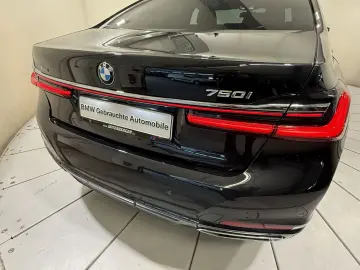 BMW 750i xDrive Limousine Standhzg AHK Massage GSD