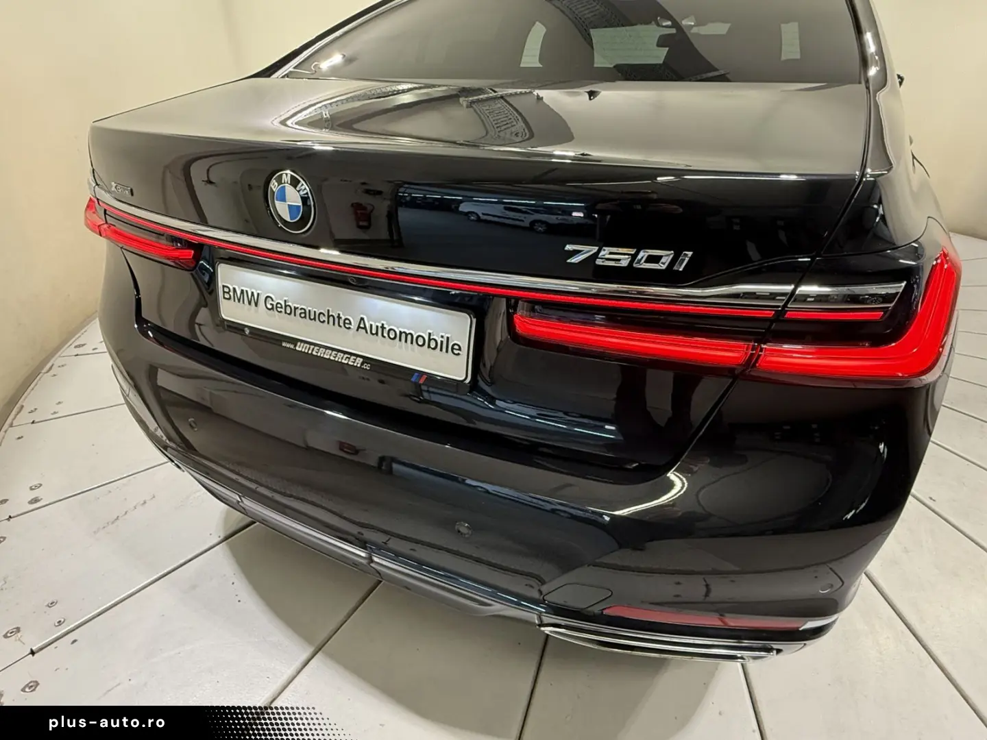 BMW 750i xDrive Limousine Standhzg AHK Massage GSD