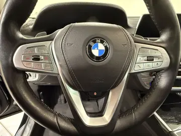BMW 750i xDrive Limousine Standhzg AHK Massage GSD
