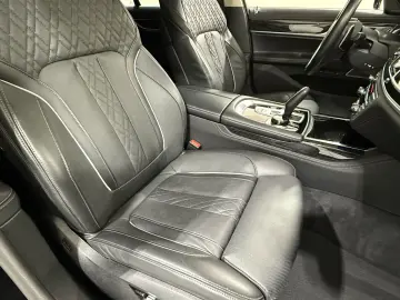 BMW 750i xDrive Limousine Standhzg AHK Massage GSD