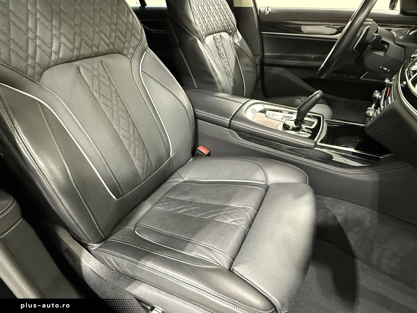 BMW 750i xDrive Limousine Standhzg AHK Massage GSD