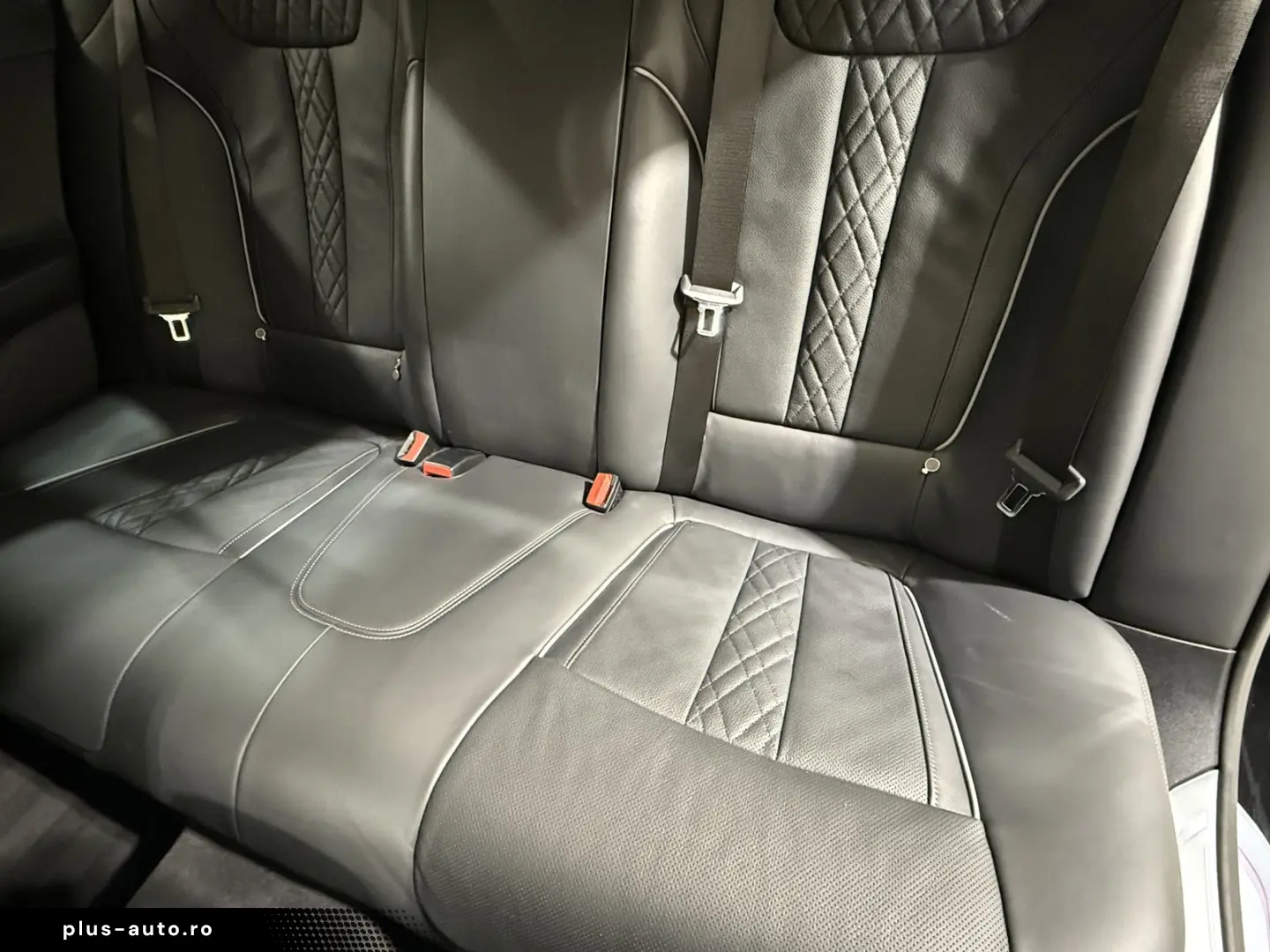BMW 750i xDrive Limousine Standhzg AHK Massage GSD