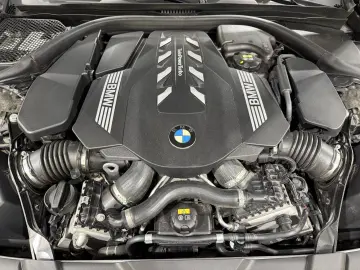 BMW 750i xDrive Limousine Standhzg AHK Massage GSD