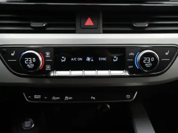 AUDI A5 40 TDI quattro S tronic S line Navi ACC Kamer