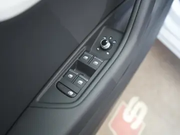 AUDI A5 40 TDI quattro S tronic S line Navi ACC Kamer
