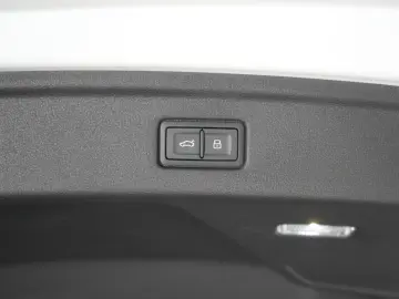 AUDI A5 40 TDI quattro S tronic S line Navi ACC Kamer