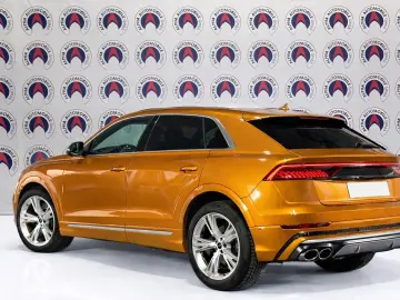 AUDI SQ8 4.0 TFSI quattro VOLLAUSTATTUNNG SONDERAUSST