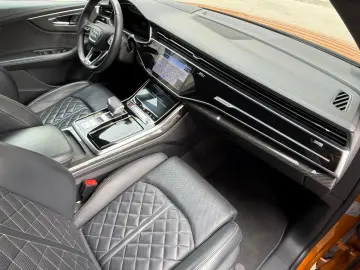 AUDI SQ8 4.0 TFSI quattro VOLLAUSTATTUNNG SONDERAUSST