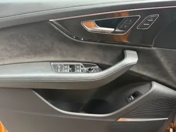 AUDI SQ8 4.0 TFSI quattro VOLLAUSTATTUNNG SONDERAUSST
