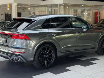 AUDI SQ8 4.0 TFSI qu. Head-Up B&O StHzg Massage 23