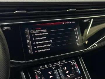 AUDI SQ8 4.0 TFSI qu. Head-Up B&O StHzg Massage 23