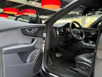 AUDI SQ8 4.0 TFSI qu. Head-Up B&O StHzg Massage 23